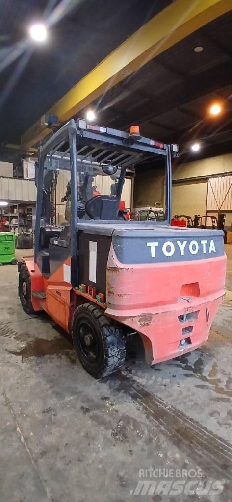 Toyota 8FBMHT60 Akumulátorové vozíky