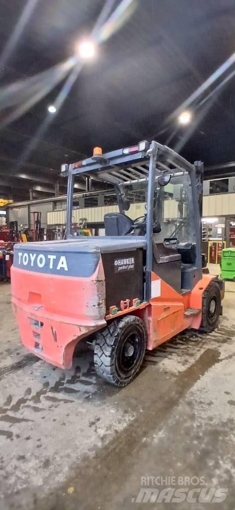 Toyota 8FBMHT60 Akumulátorové vozíky