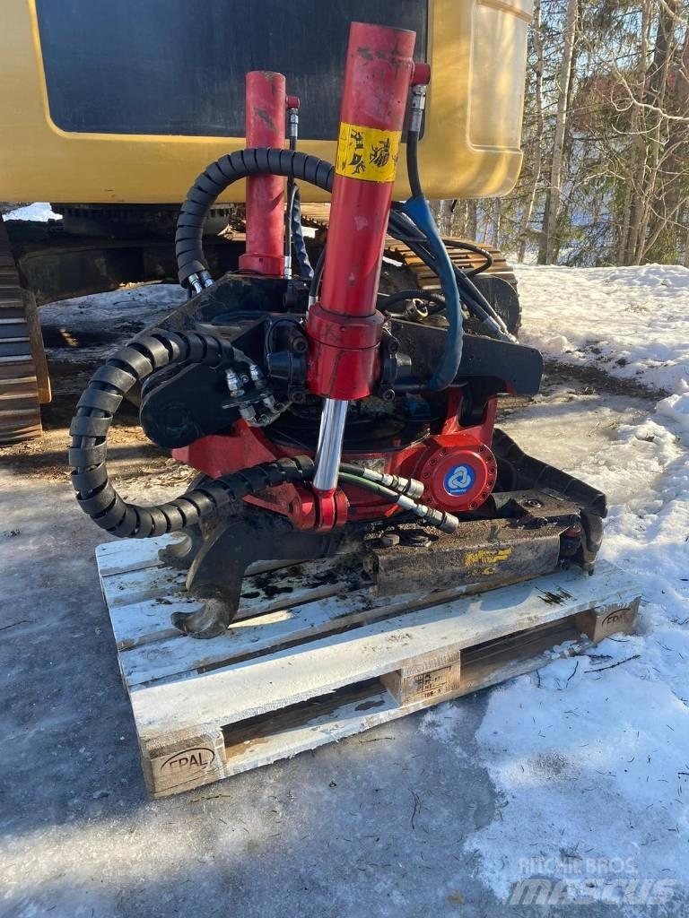 CAT 320 EL Pásová rýpadla