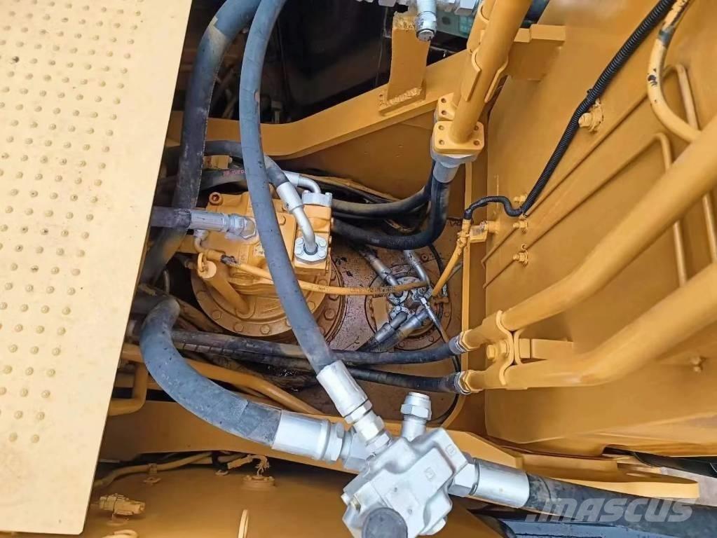 CAT 330 D Pásová rýpadla