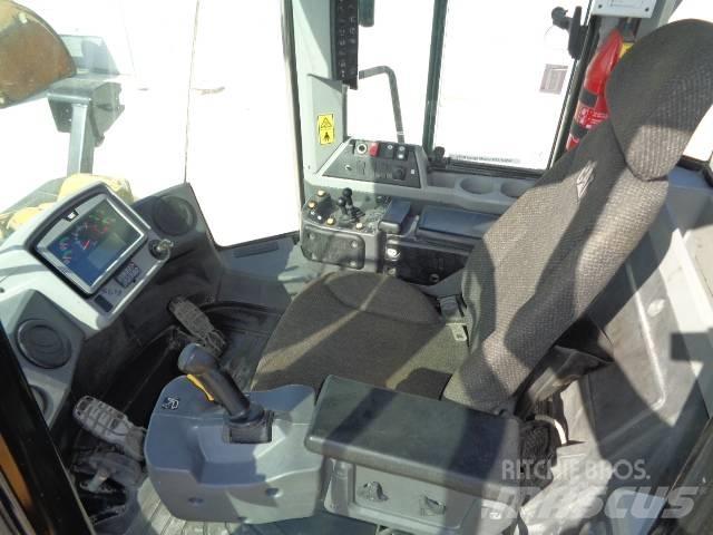 CAT 972 MXE Kolové nakladače