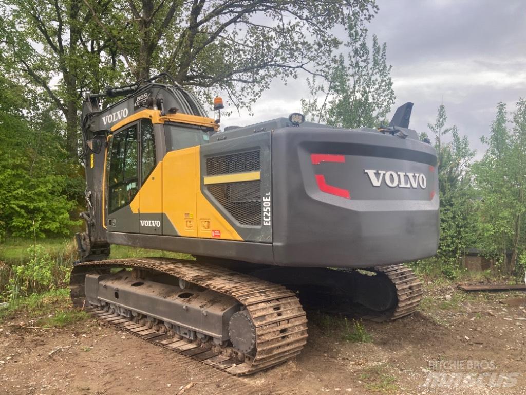 Volvo EC 250 EL Pásová rýpadla