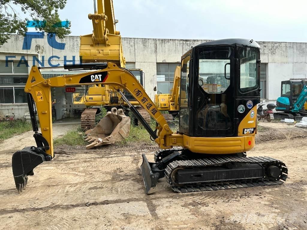 CAT 303 CR Mini rýpadla < 7t