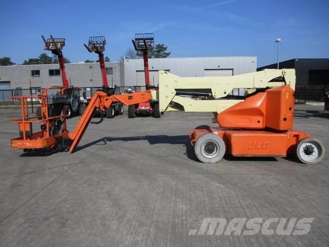 JLG E 400 AJPN (817) Kompaktní samohybné kloubové plošiny