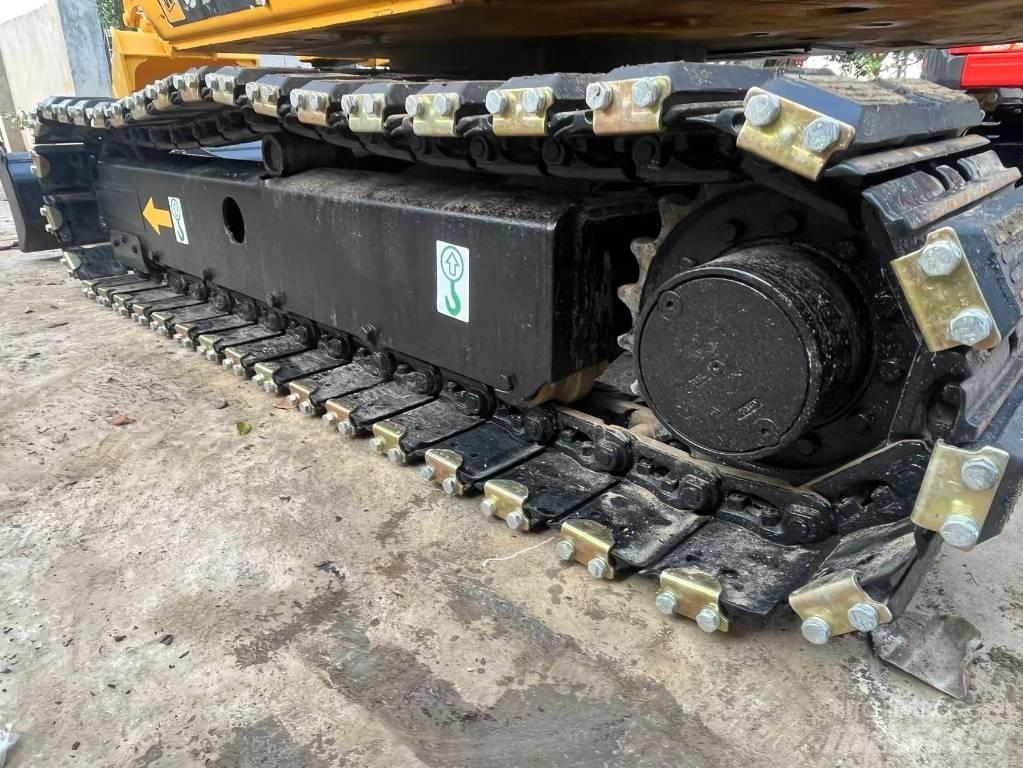 JCB 8052 ZTS Pásová rýpadla