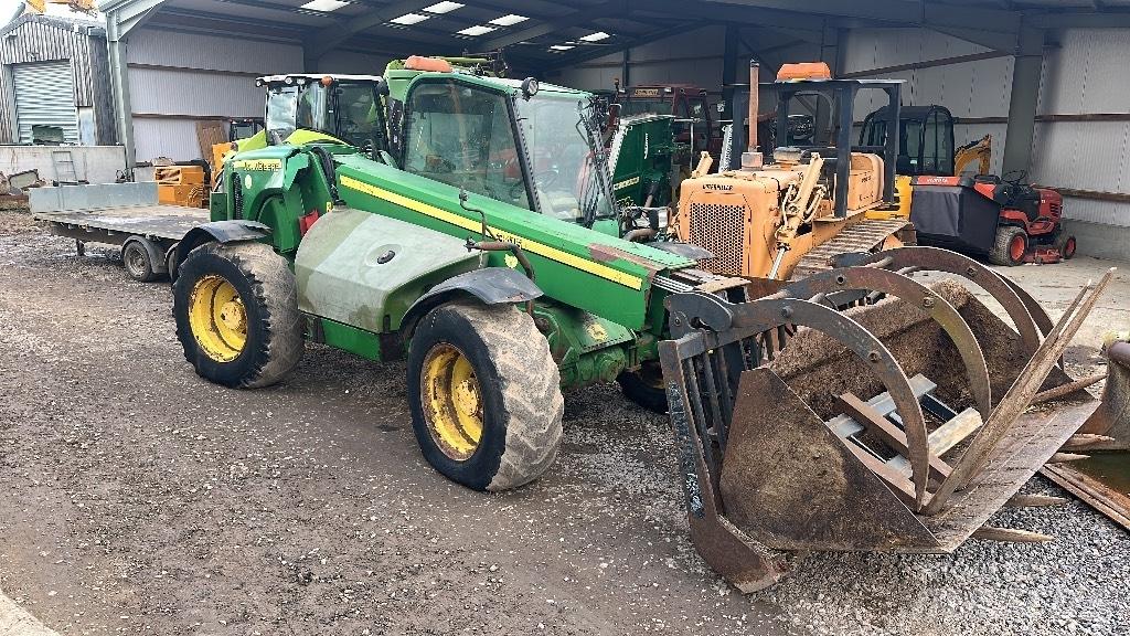 John Deere 3415 Teleskopické manipulátory