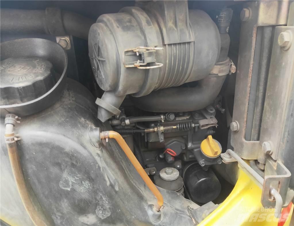 Komatsu PC18 Pásová rýpadla