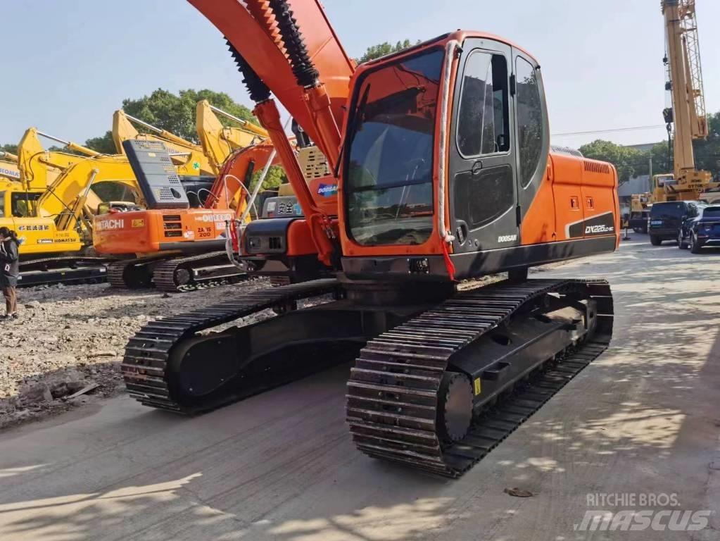 Doosan DX 225LC-9C Pásová rýpadla