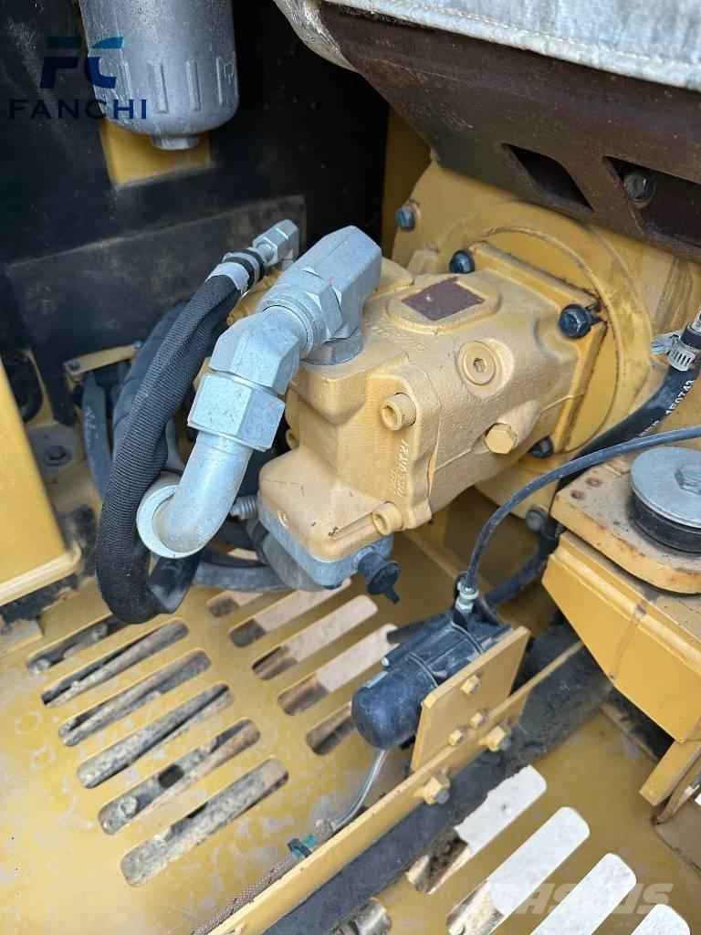 CAT 305.5e2 Pásová rýpadla