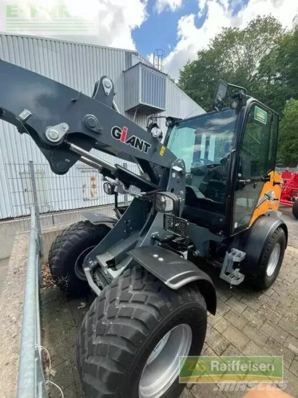 GiANT g5000 Mini rýpadla < 7t