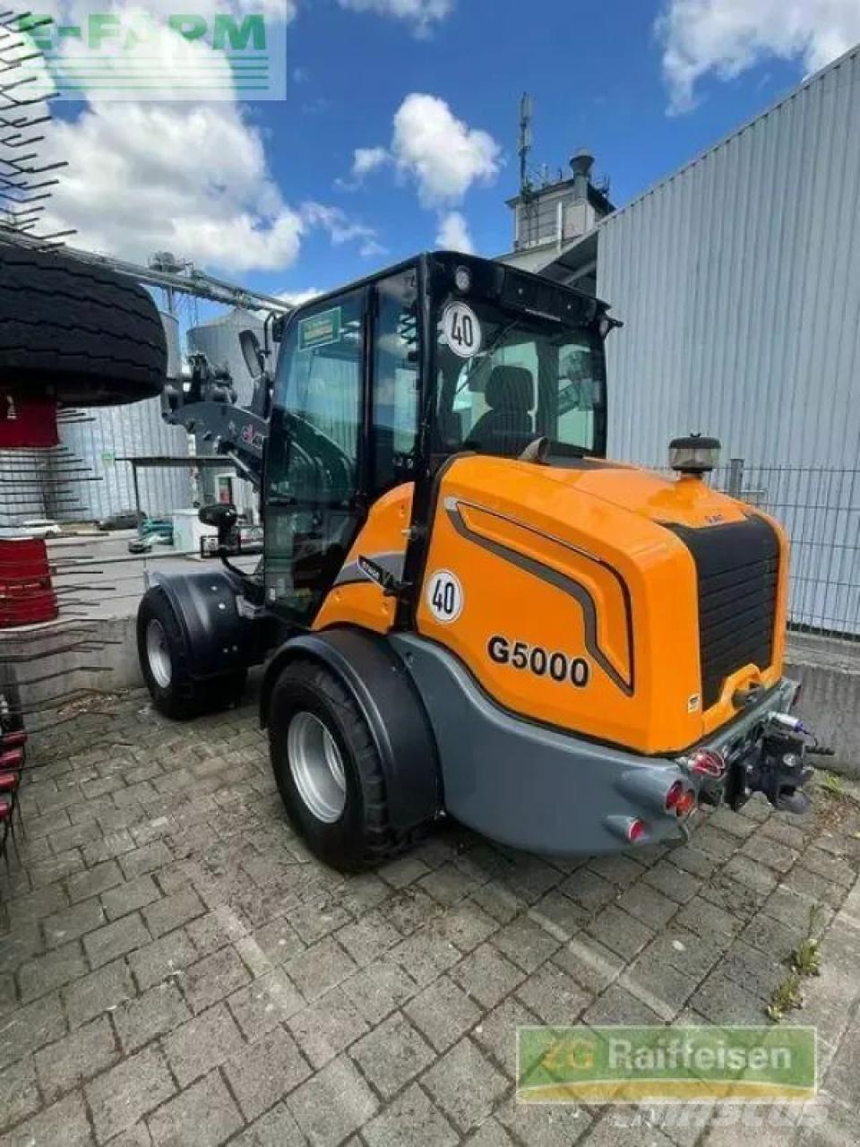 GiANT g5000 Mini rýpadla < 7t