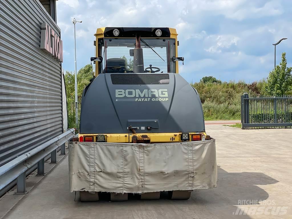 Bomag BW 24 RH Pneumatikové válce