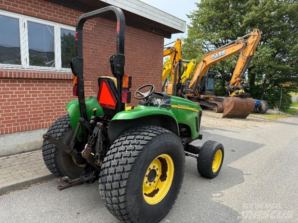 John Deere 4520 Kompaktní traktory