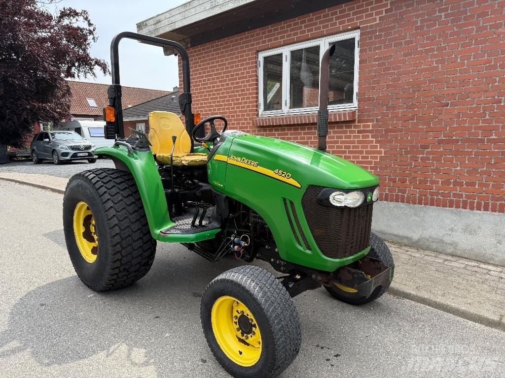 John Deere 4520 Kompaktní traktory