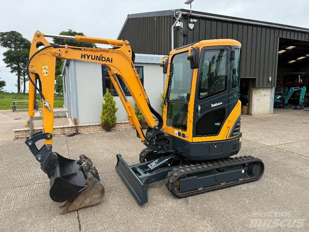 Hyundai R25Z-9 AK Mini rýpadla < 7t