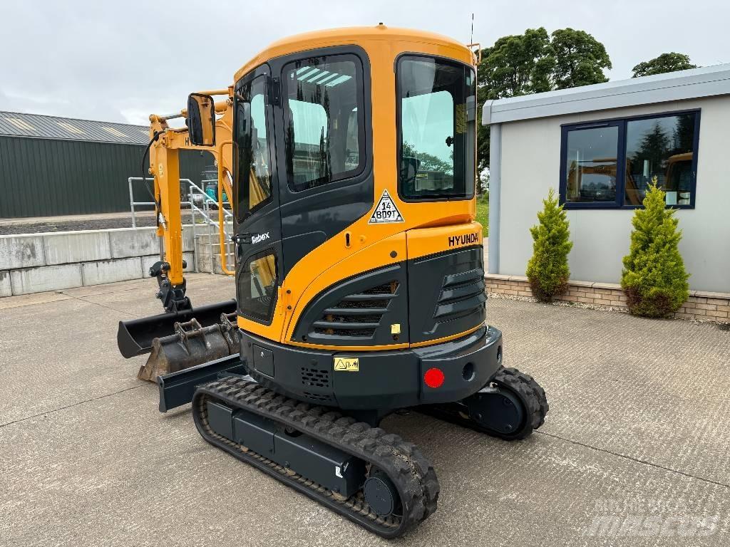 Hyundai R25Z-9 AK Mini rýpadla < 7t