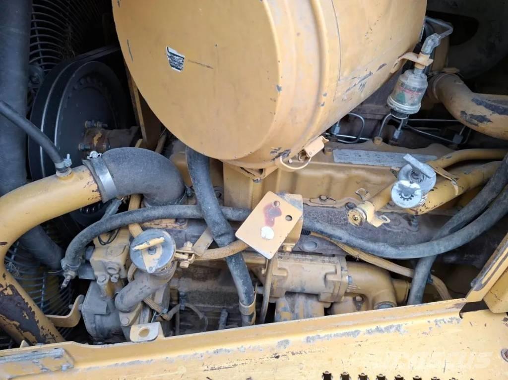 CAT D 6 R Pásové dozery