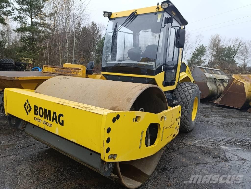 Bomag BW 213 Tahačové válce