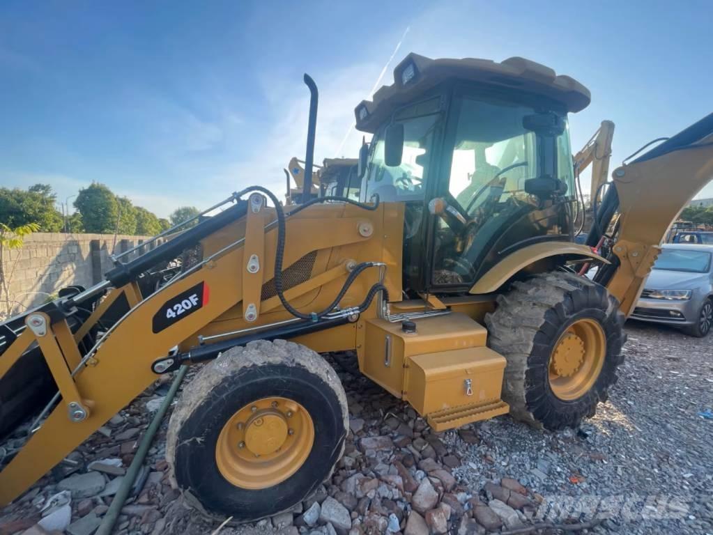 CAT 420F Rýpadlo-nakladače