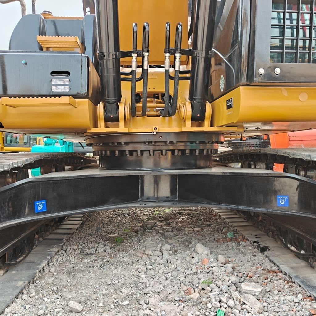 CAT 323D Pásová rýpadla