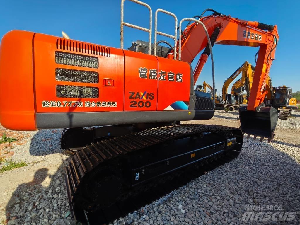 Hitachi ZX 200 Pásová rýpadla