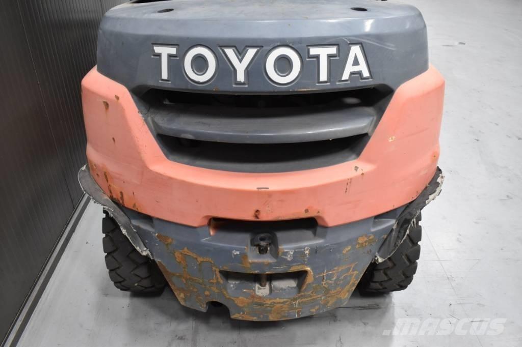 Toyota 40-8FD35N Dieselové vozíky
