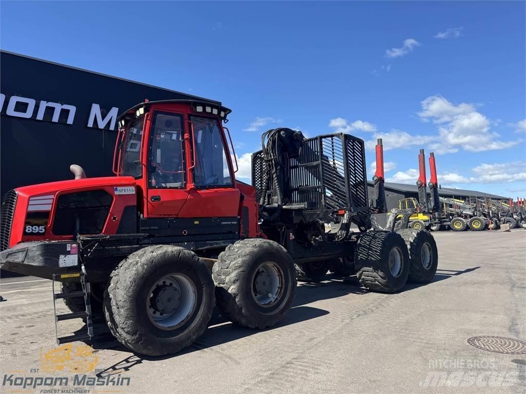 Komatsu 895 Vyvážecí traktory
