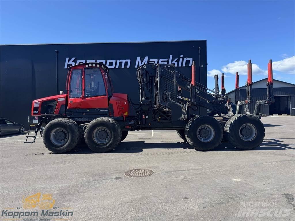 Komatsu 895 Vyvážecí traktory