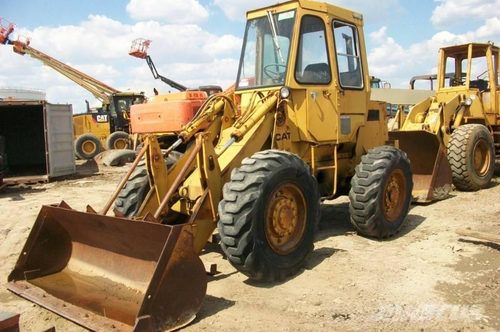 CAT 910 Kolové nakladače
