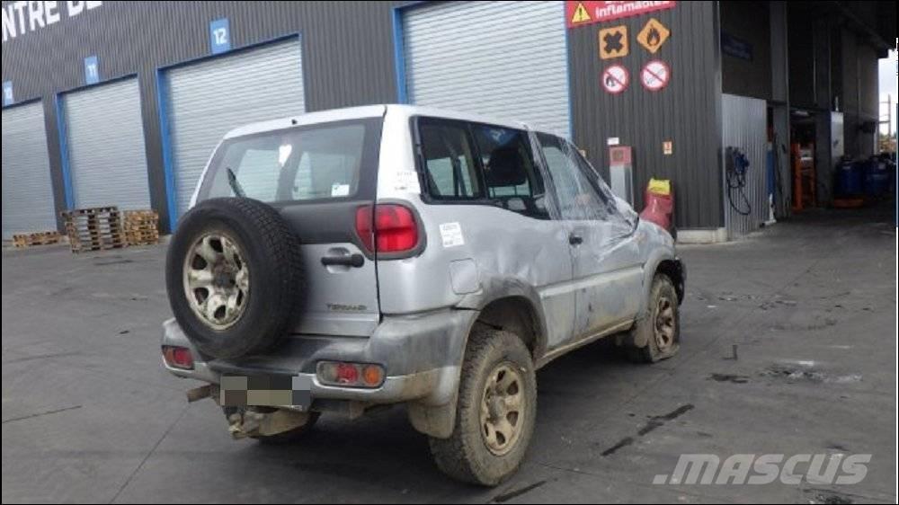 Nissan Terrano II Osobní vozy