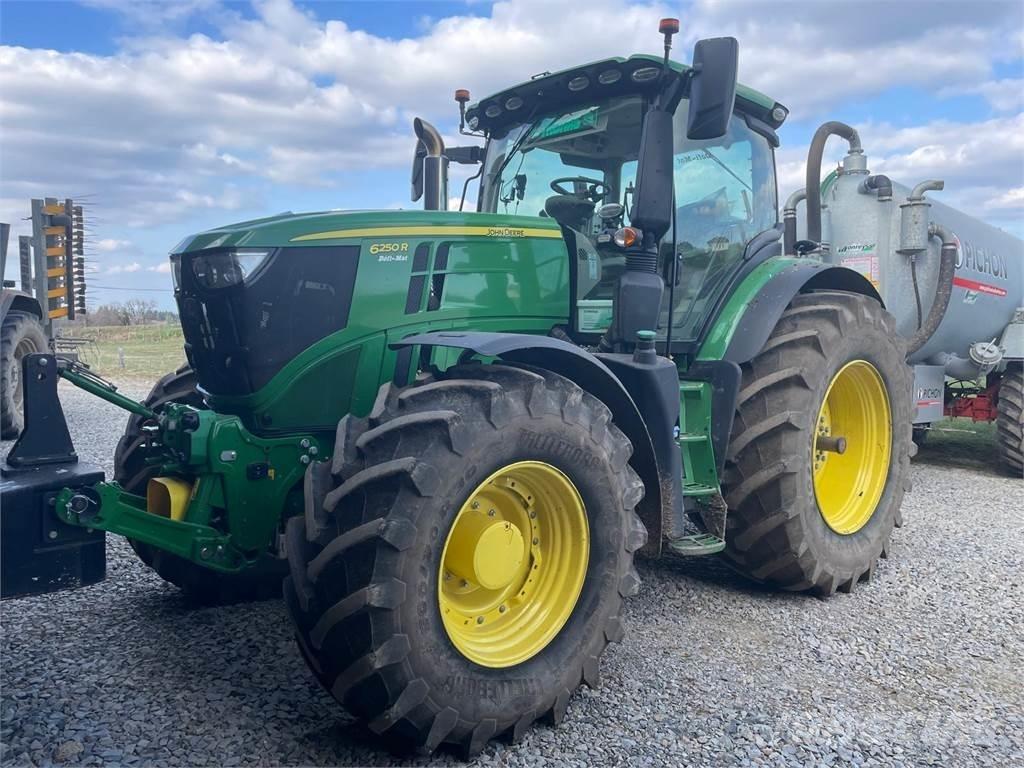 John Deere 6250R Traktory