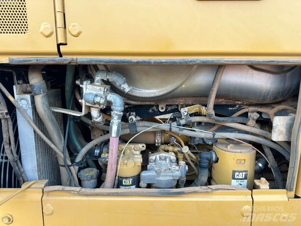 CAT D 6 N XL Pásové dozery
