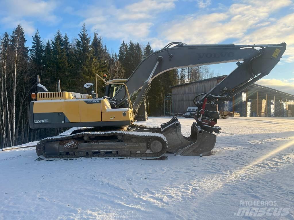 Volvo EC 250 D L Pásová rýpadla