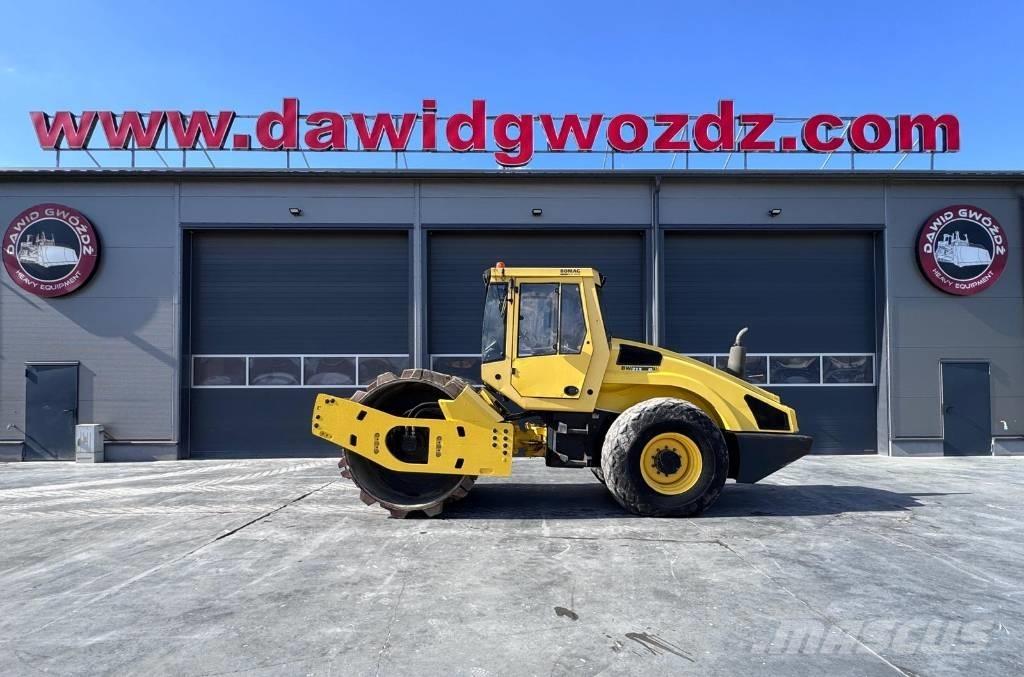 Bomag BW 213 D-4 Tahačové válce