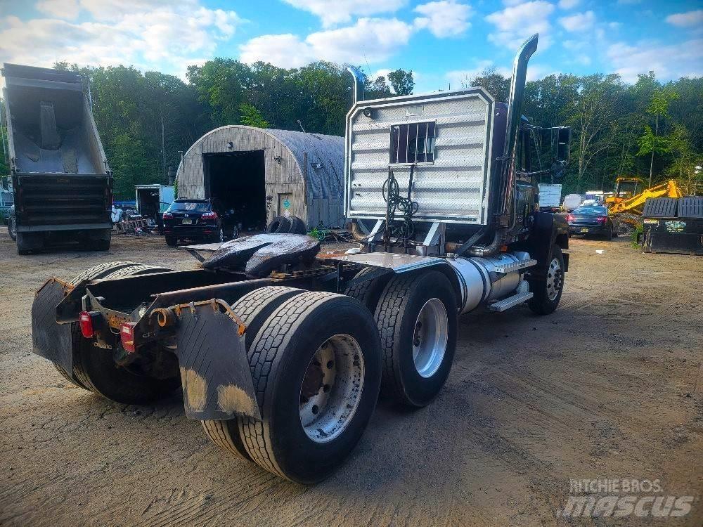 Mack CH 613 Tahače