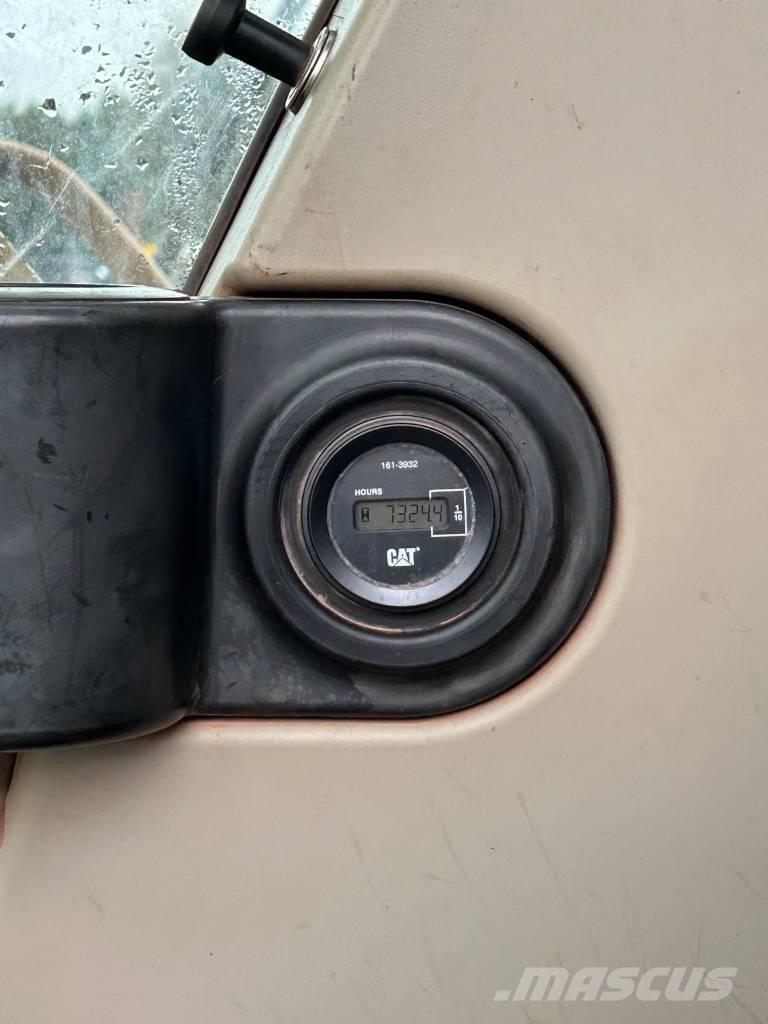 CAT 325 C LN Pásová rýpadla