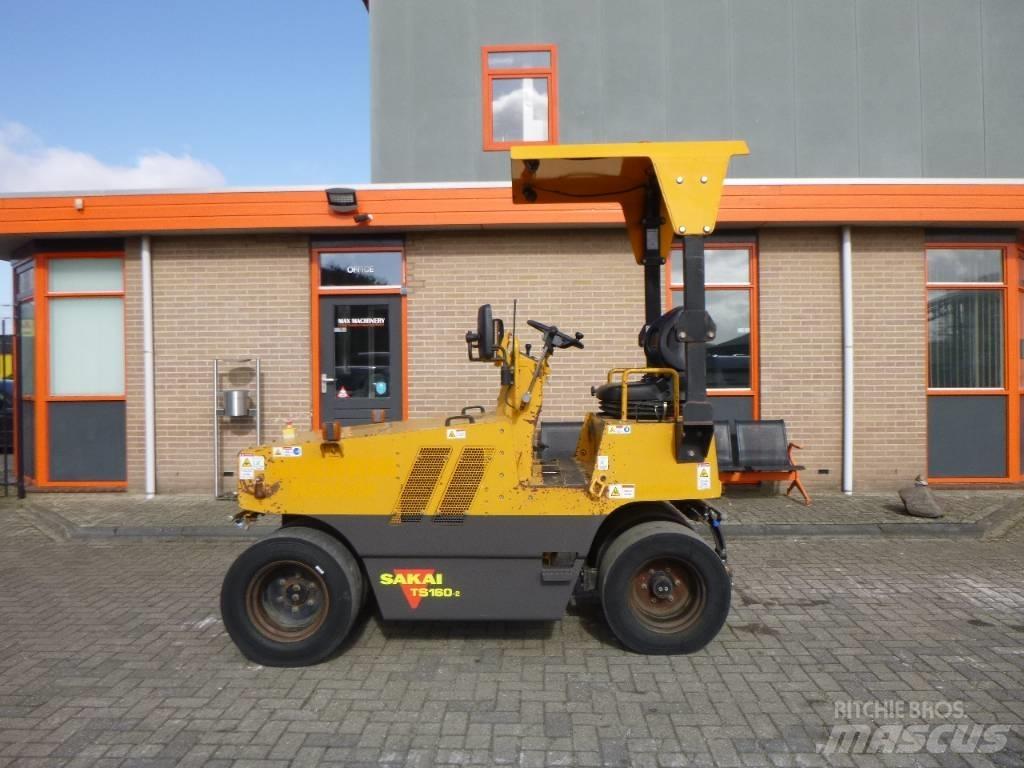 Sakai TS 160 Pneumatikové válce