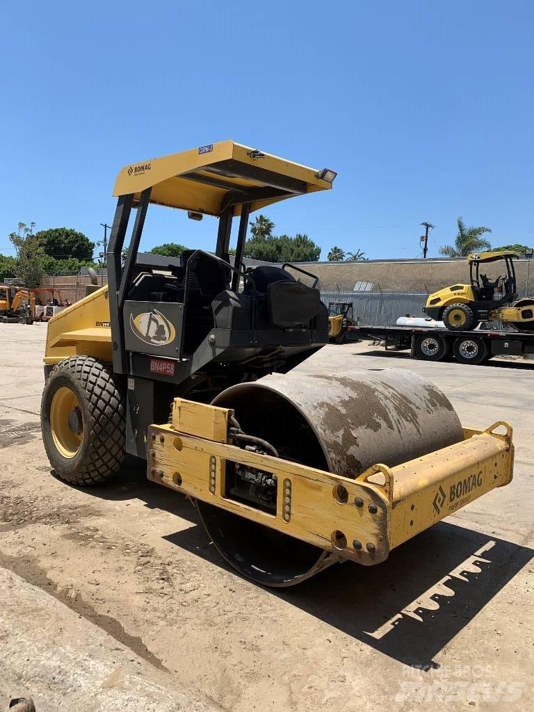 Bomag BW 177DH-50 Tahačové válce