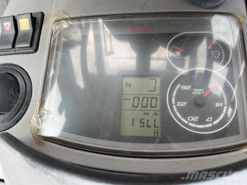 CLAAS Arion 610 C Traktory