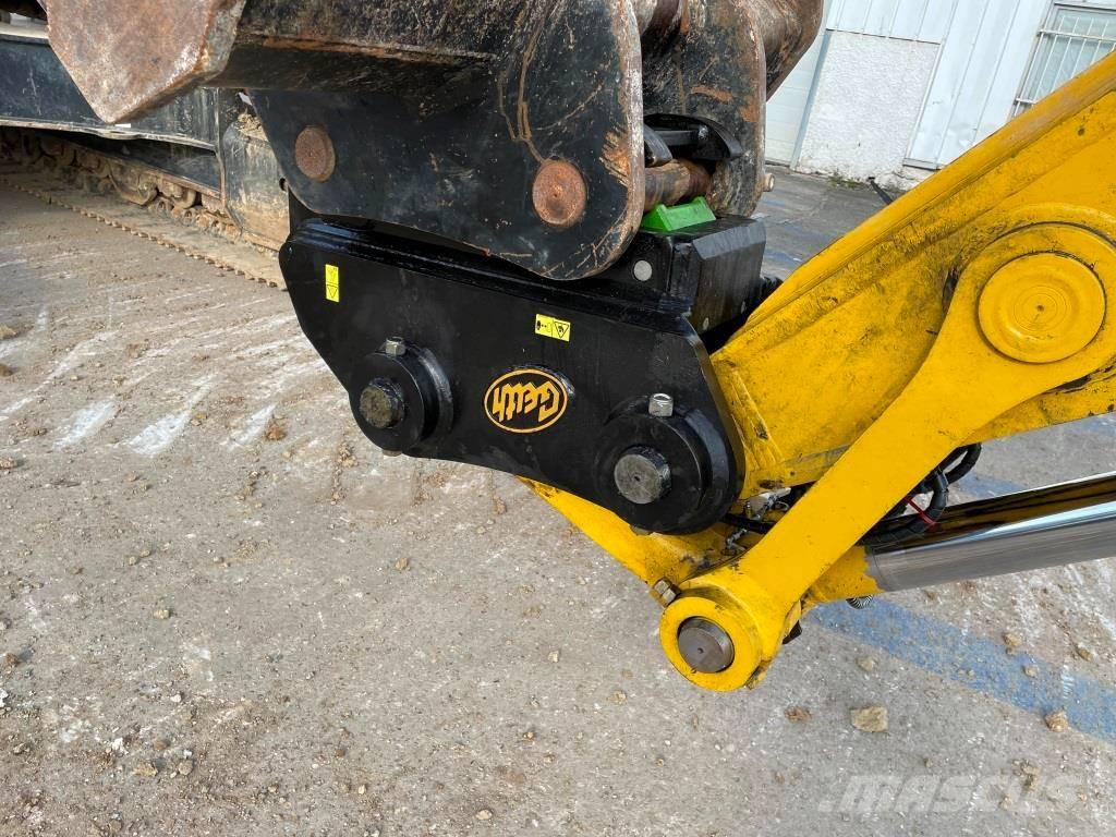 Komatsu PC240LC-11E0 Pásová rýpadla