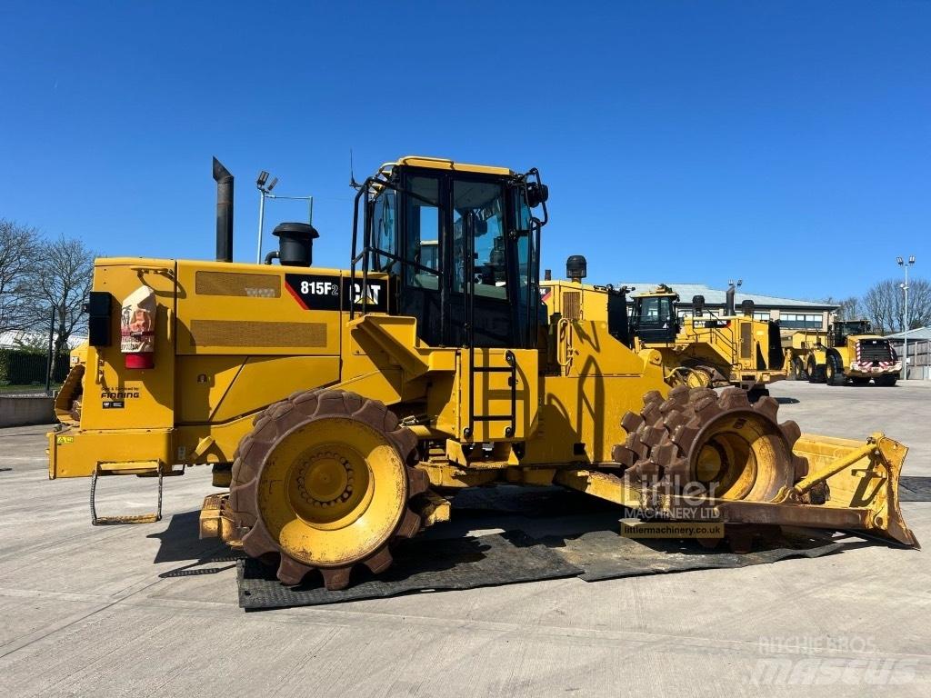 CAT 815 F 2 Půdní kompaktory