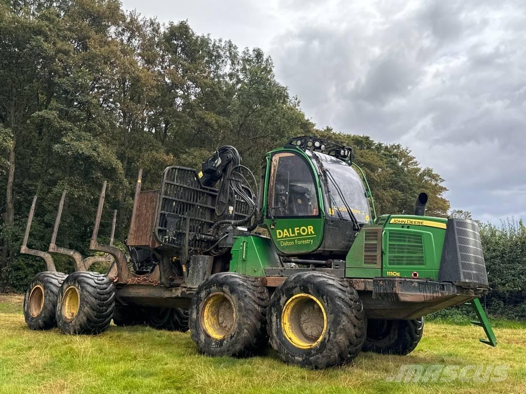 John Deere 1110 E Vyvážecí traktory