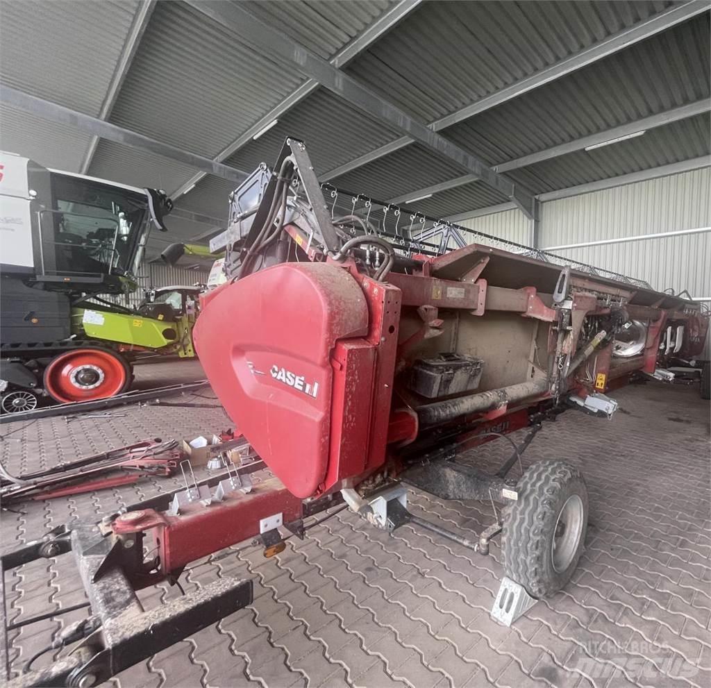 Case IH 8250 ASF Sklízecí mlátičky