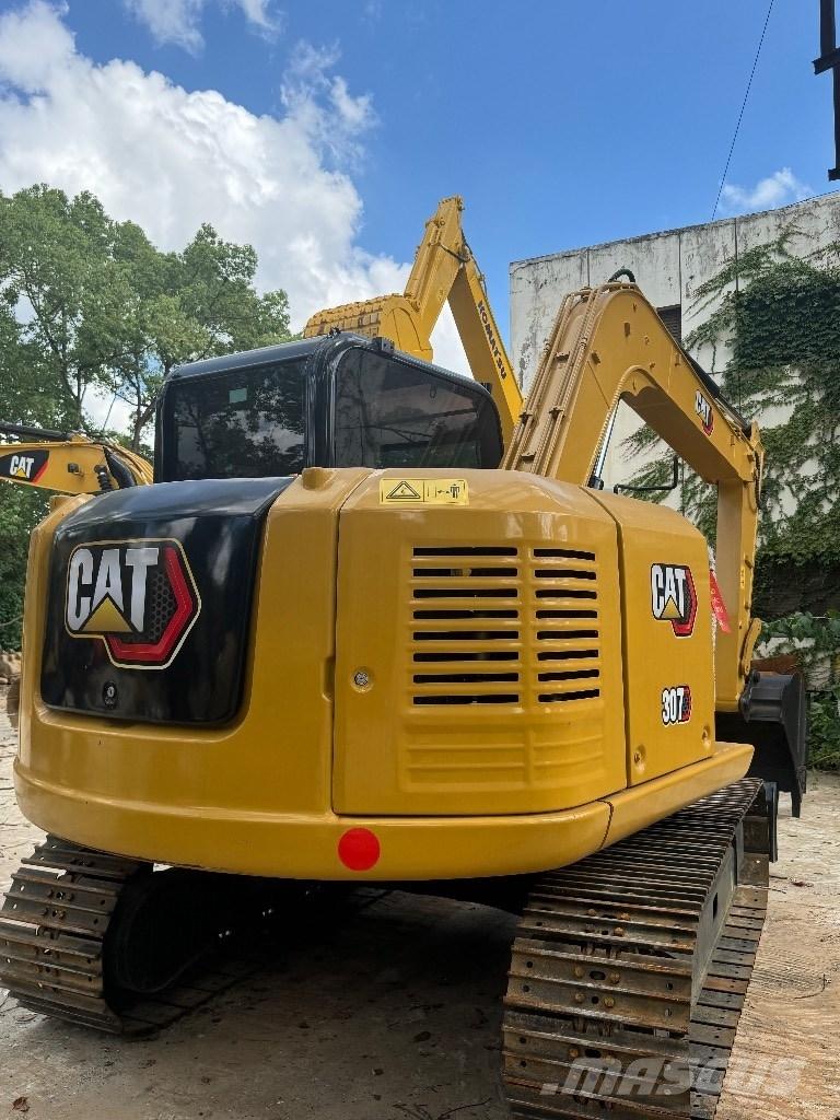 CAT 307 Mini rýpadla < 7t