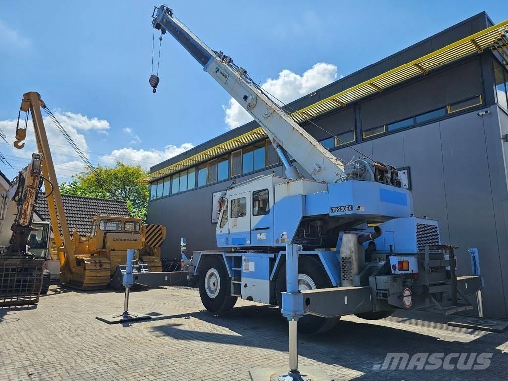 Tadano TR250E Univerzální terénní jeřáby