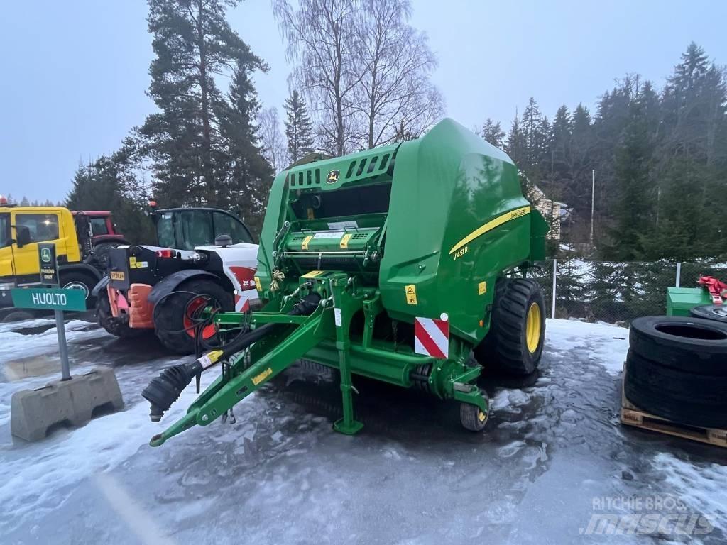 John Deere V451R Lis na válcové balíky