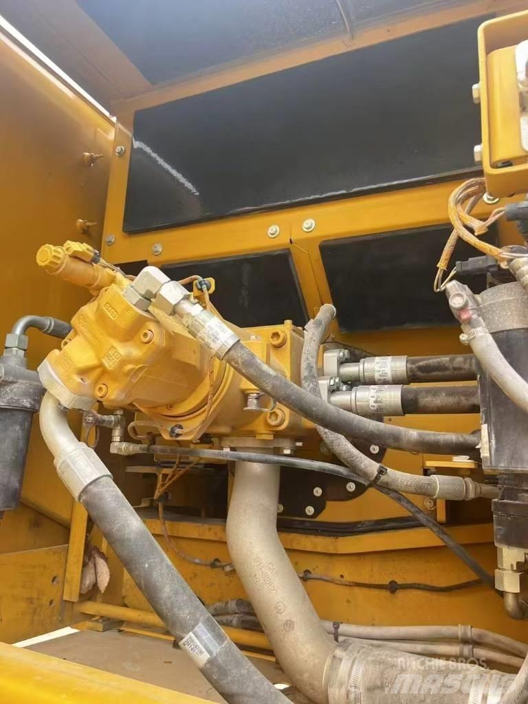 CAT 336GC Pásová rýpadla