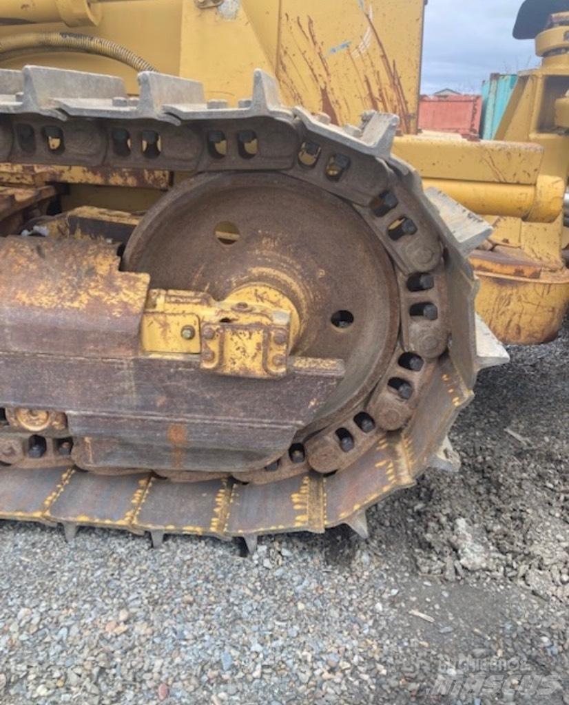 CAT D 5 C Pásové dozery