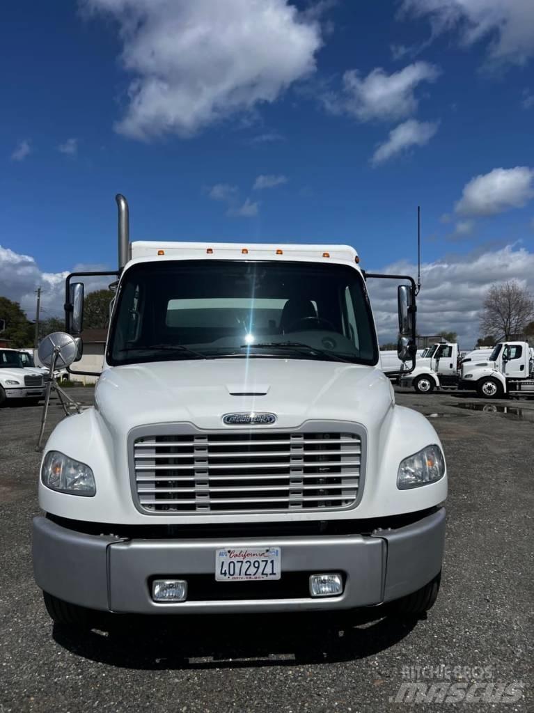 Freightliner M2 106 Vozy pro přepravu nápojů