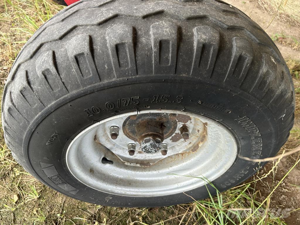 Lely LOTUS 1020 Obraceče a shrabovače sena